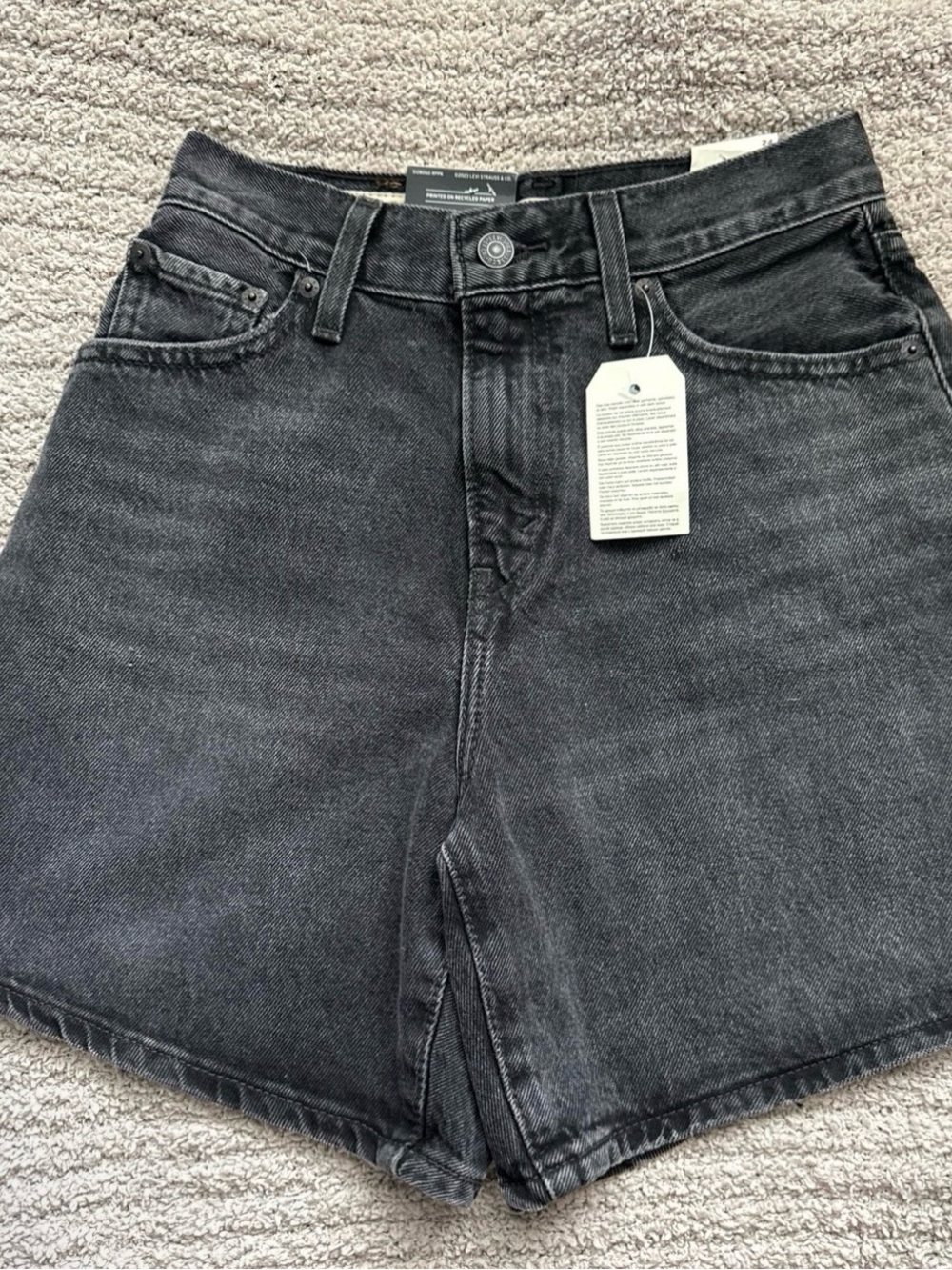 NWT Levi's Women's Black Denim High rise baggy shorts sz 24” waist
